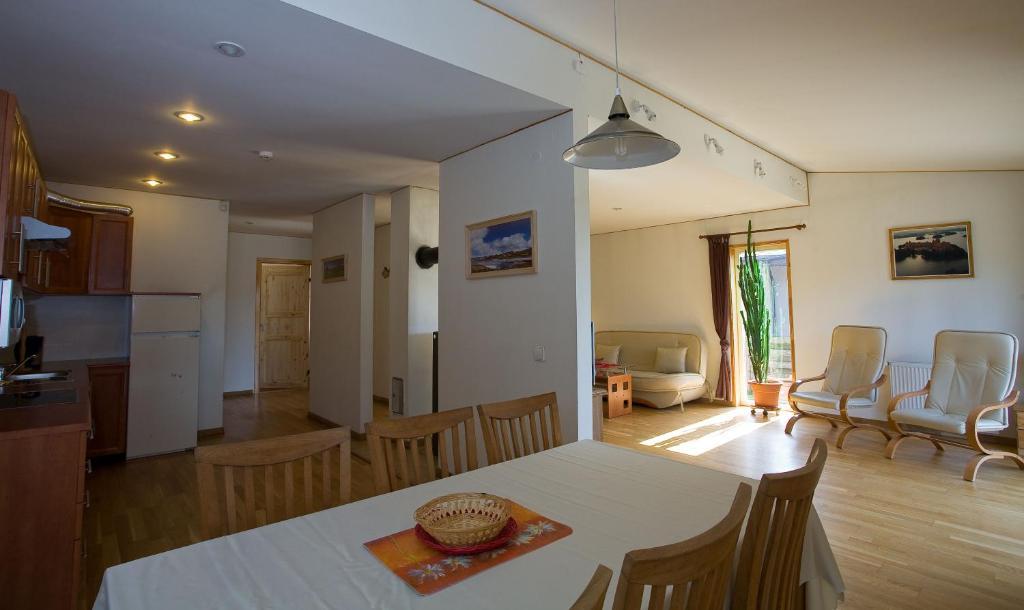 Love Island Guesthouse Druskininkai Phòng bức ảnh